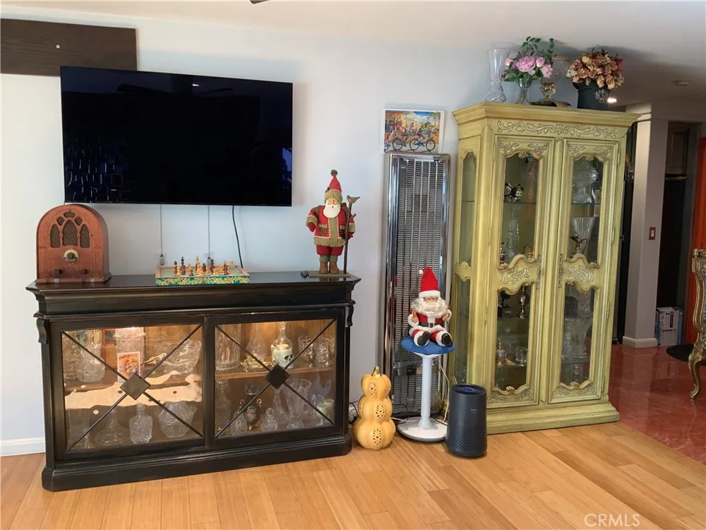 409 Burchett #220 Glendale, CA 91203
