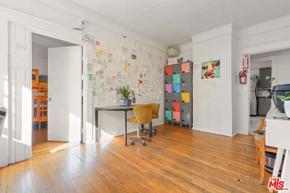 1807 Van Ness Avenue Los Angeles, CA 90028