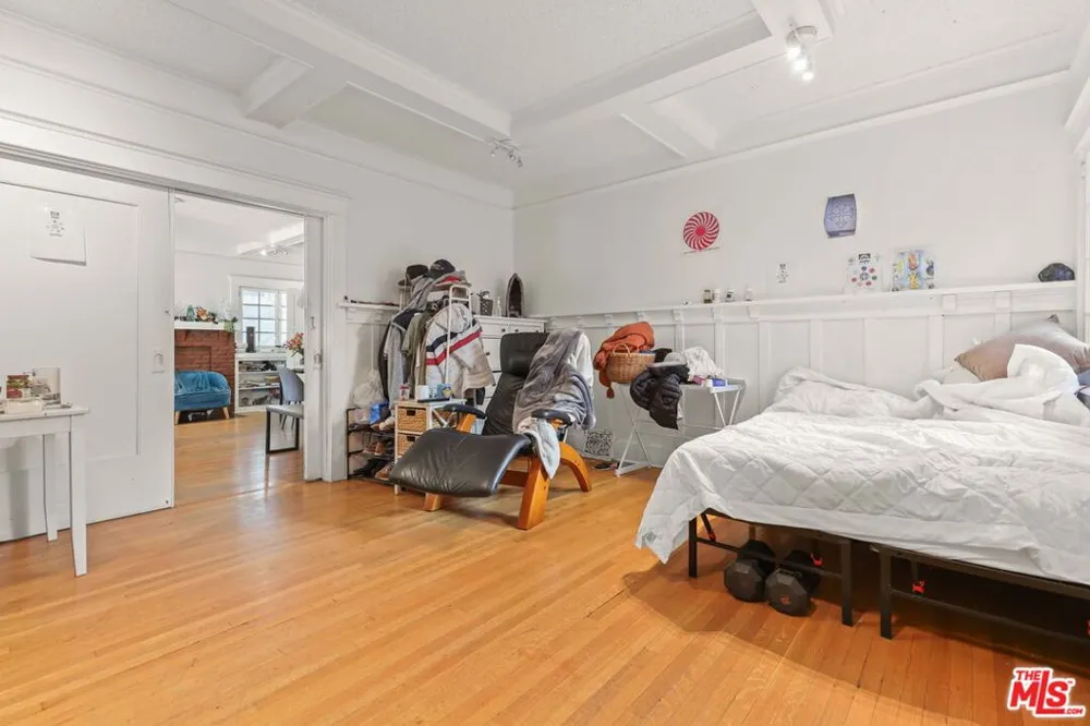 1807 Van Ness Avenue Los Angeles, CA 90028