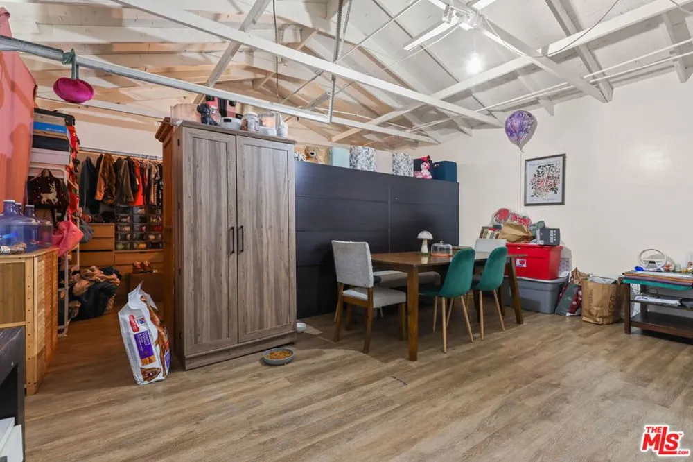 1807 Van Ness Avenue Los Angeles, CA 90028