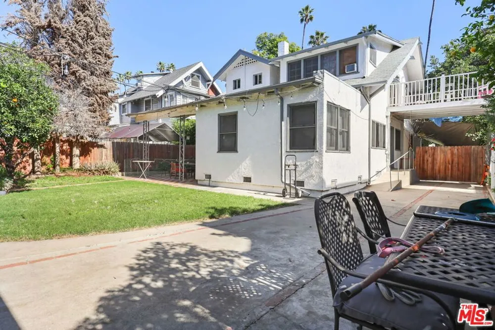 1807 Van Ness Avenue Los Angeles, CA 90028