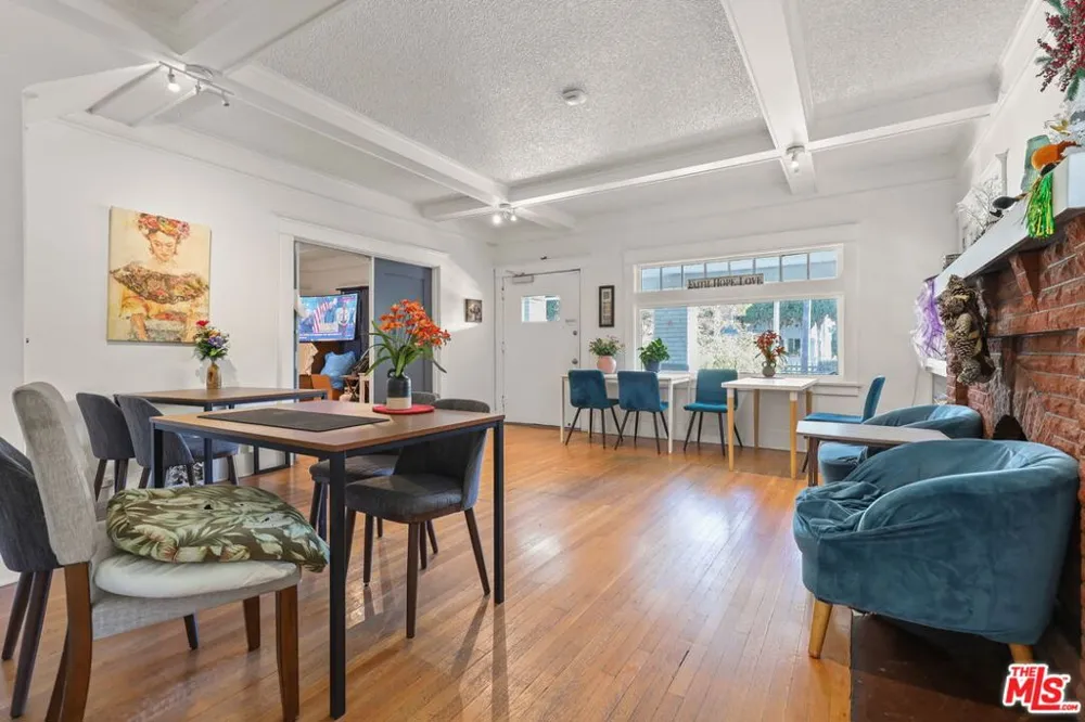 1807 Van Ness Avenue Los Angeles, CA 90028