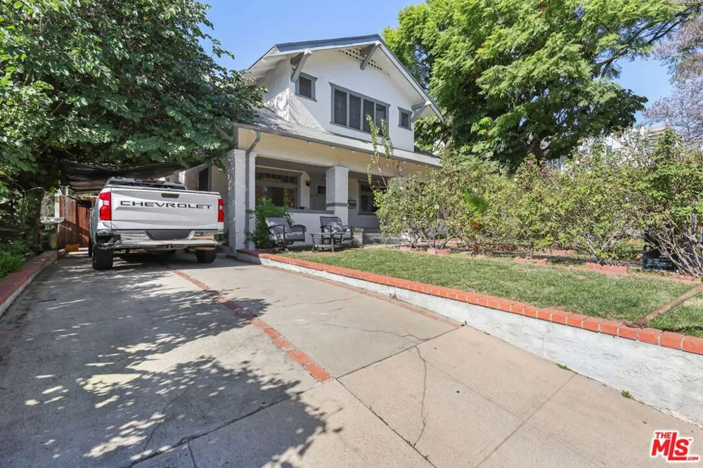 1807 Van Ness Avenue Los Angeles, CA 90028