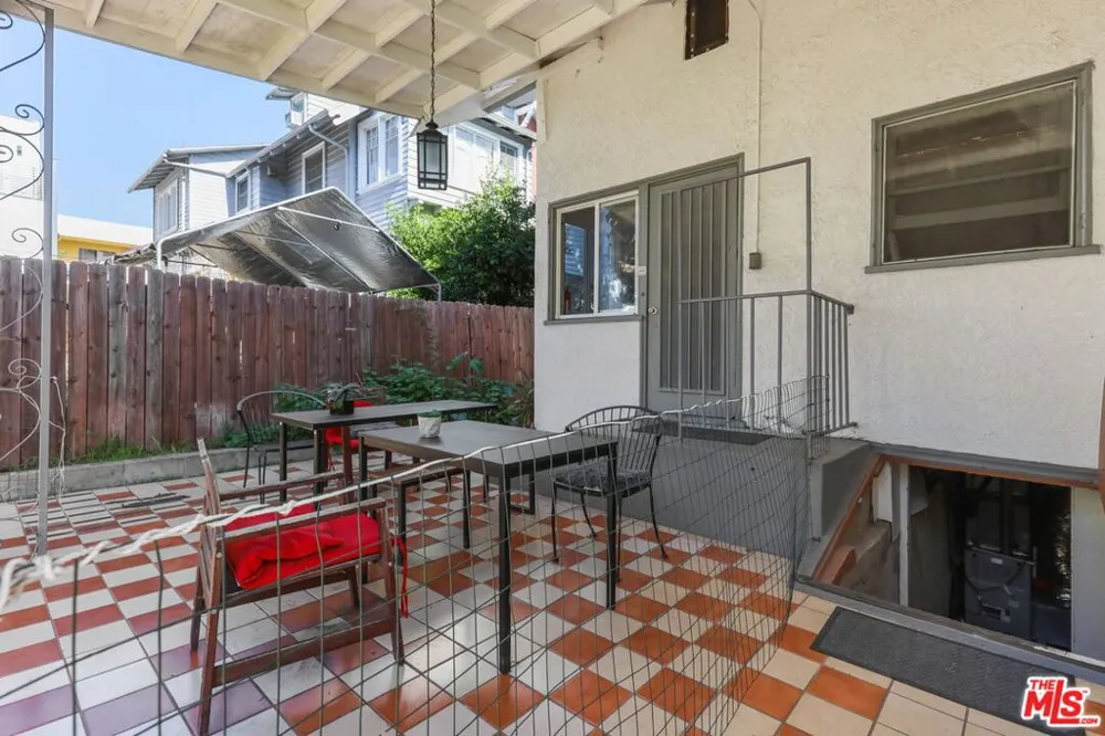1807 Van Ness Avenue Los Angeles, CA 90028