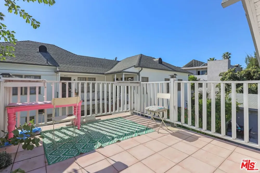 1807 Van Ness Avenue Los Angeles, CA 90028