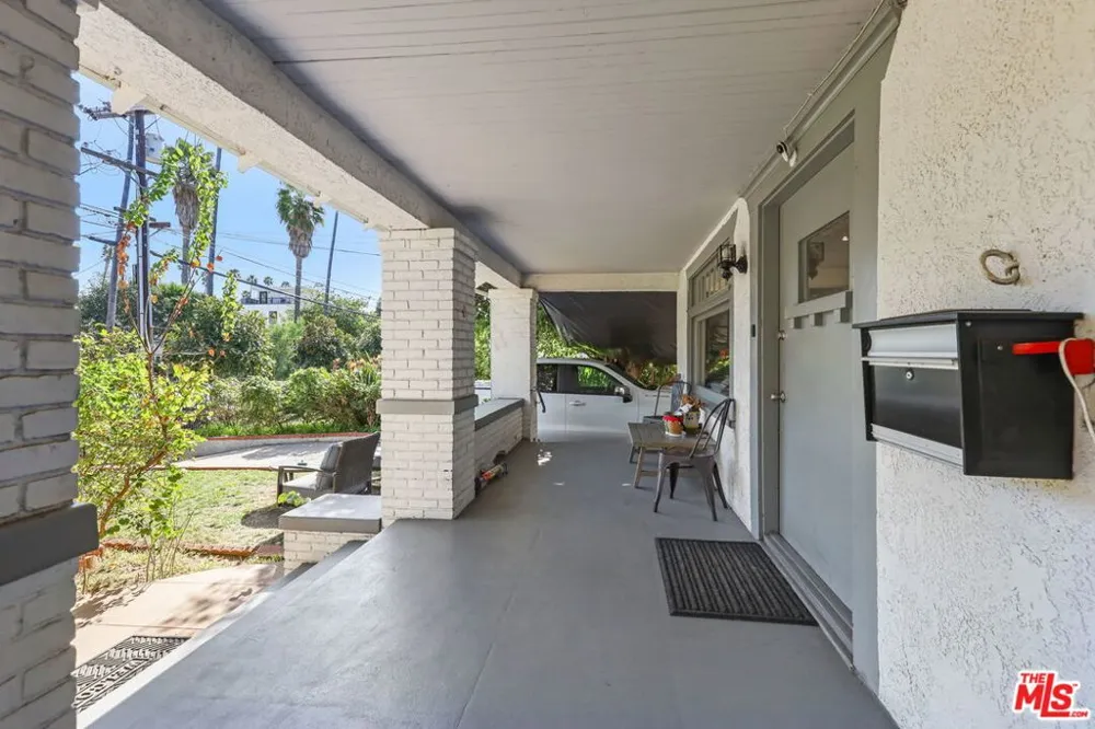 1807 Van Ness Avenue Los Angeles, CA 90028