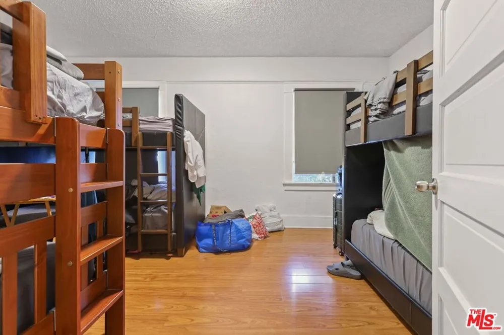 1807 Van Ness Avenue Los Angeles, CA 90028