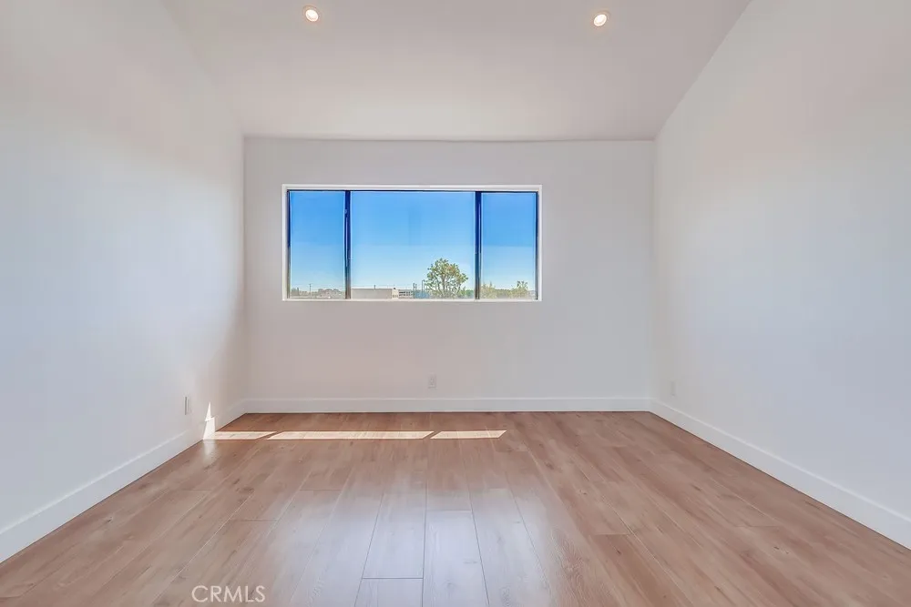 946 W 220th Street #216 Torrance, CA 90502