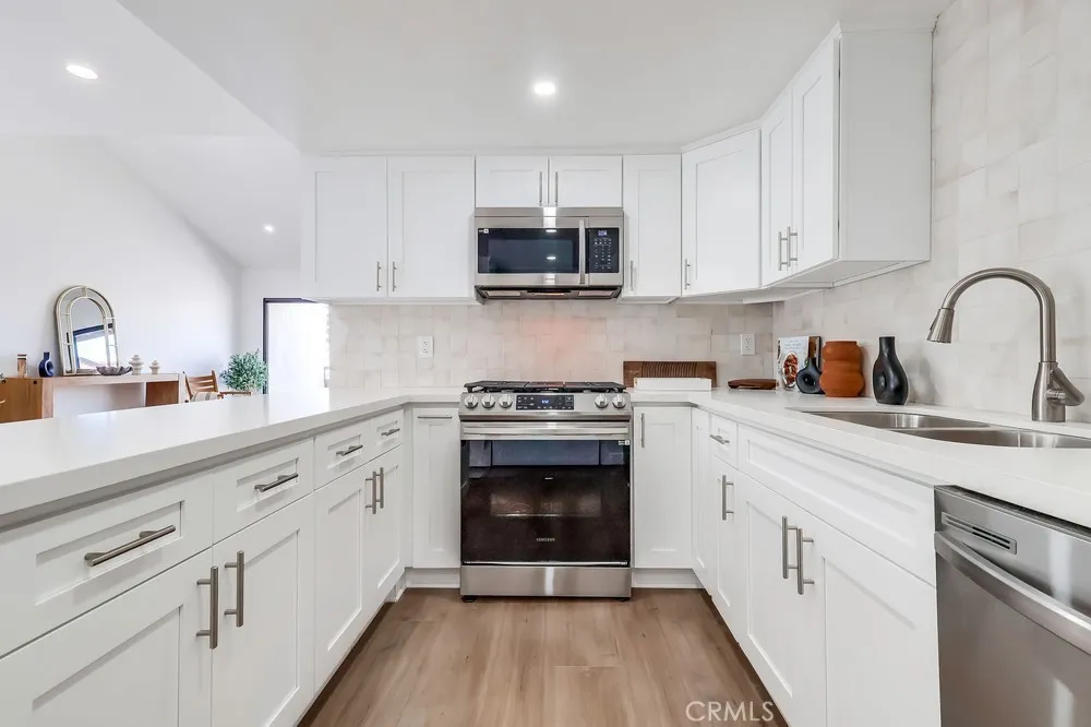 946 W 220th Street #216 Torrance, CA 90502
