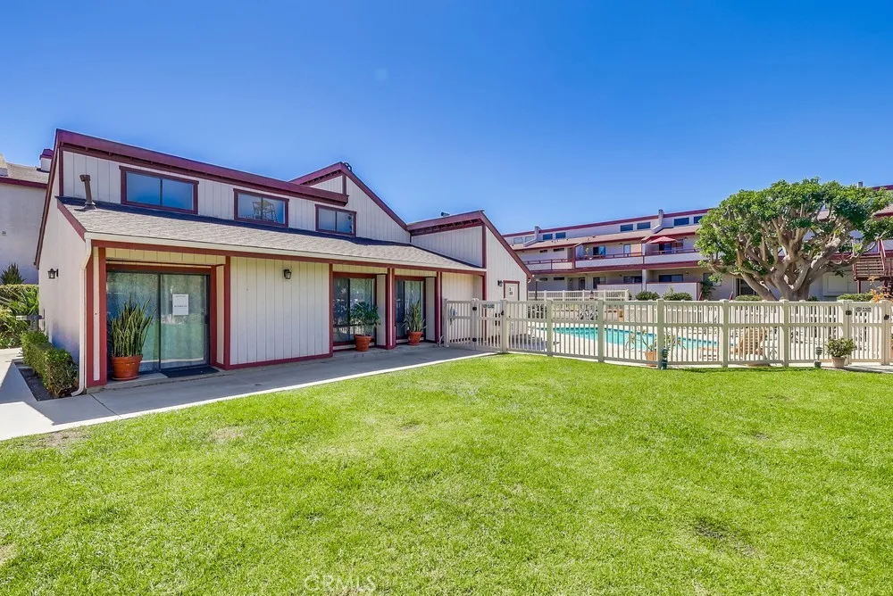 946 W 220th Street #216 Torrance, CA 90502