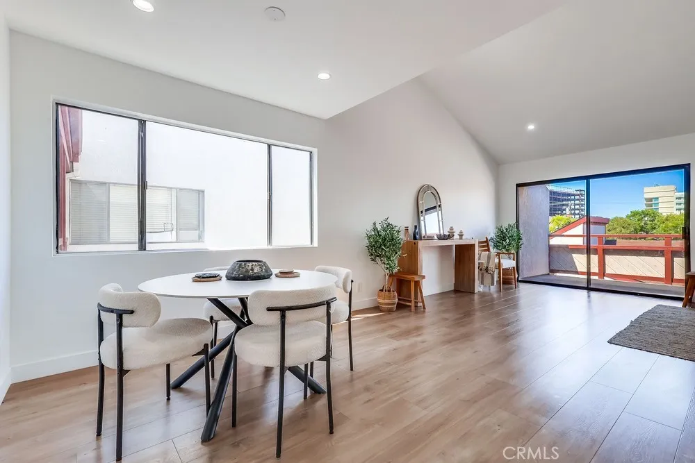946 W 220th Street #216 Torrance, CA 90502