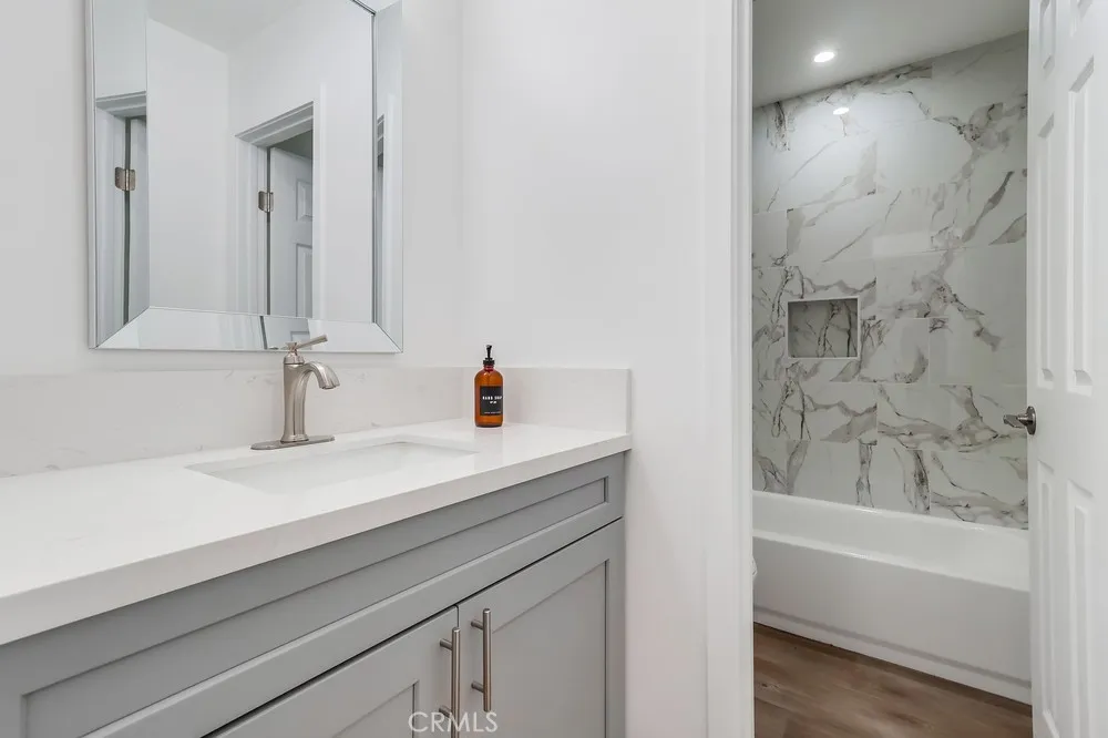 946 W 220th Street #216 Torrance, CA 90502