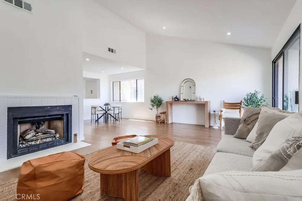 946 W 220th Street #216 Torrance, CA 90502
