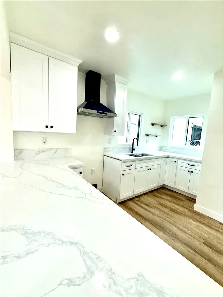 1008 Long Inglewood, CA 90302