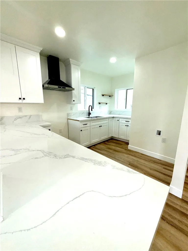1008 Long Inglewood, CA 90302