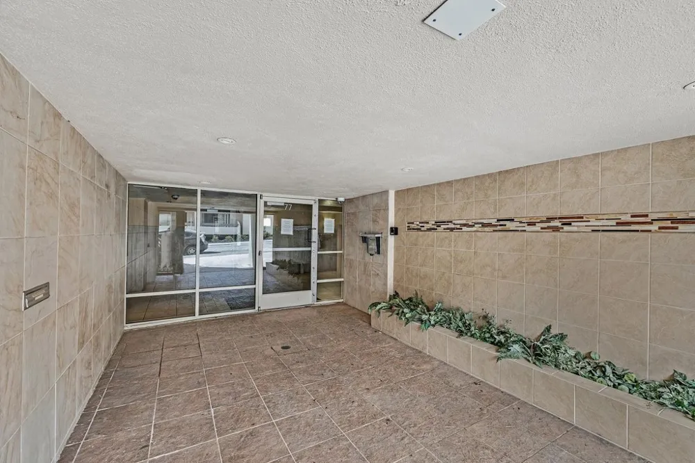 77 Fairmount Ave #220 Oakland, CA 94611