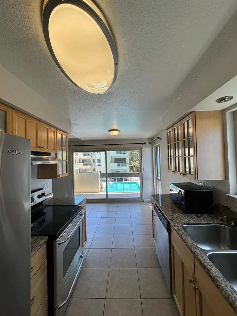 77 Fairmount Ave #220 Oakland, CA 94611