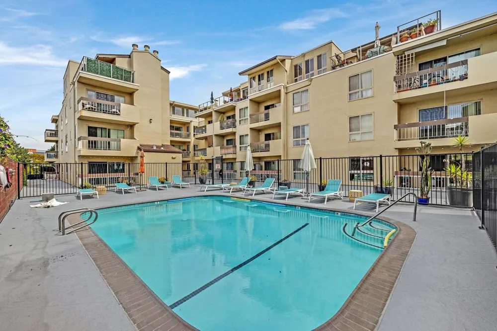 77 Fairmount Ave #220 Oakland, CA 94611
