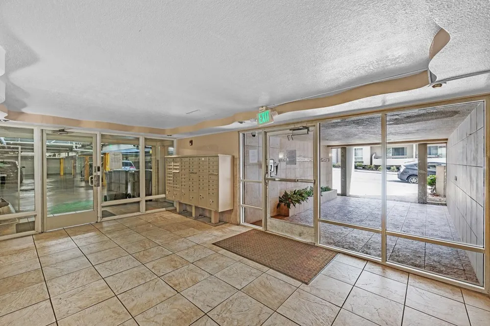 77 Fairmount Ave #220 Oakland, CA 94611