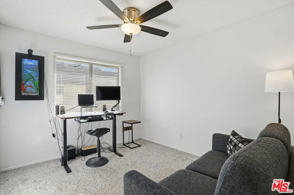19355 Sherman Way #42 Reseda, CA 91335
