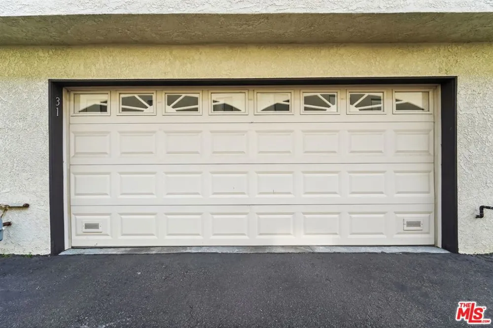 19355 Sherman Way #42 Reseda, CA 91335