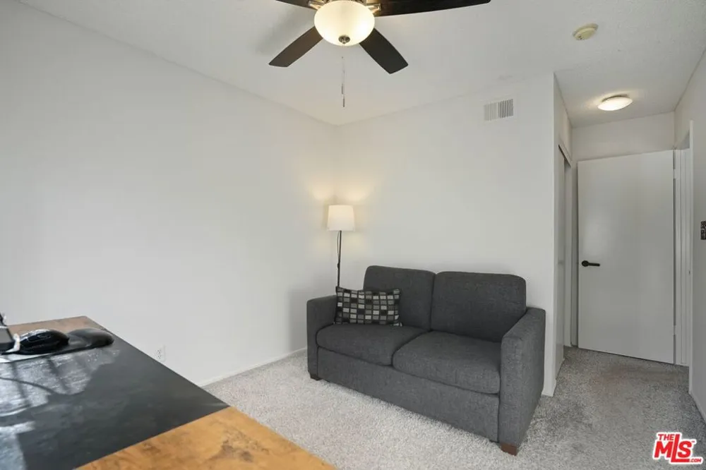 19355 Sherman Way #42 Reseda, CA 91335