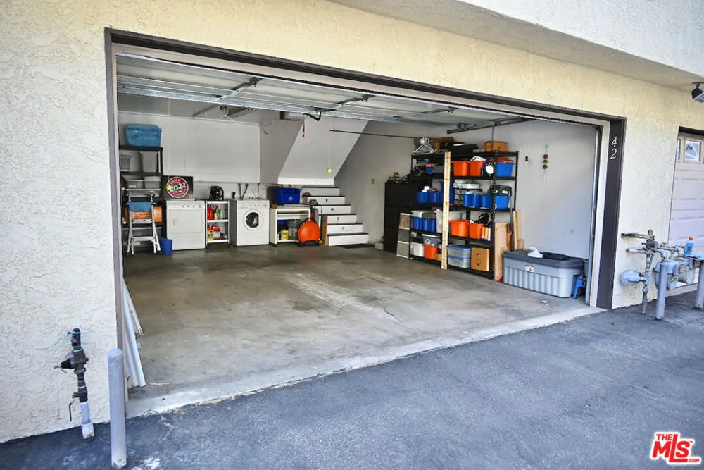 19355 Sherman Way #42 Reseda, CA 91335