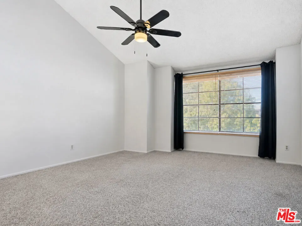 19355 Sherman Way #42 Reseda, CA 91335