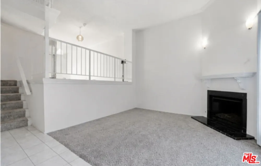 19355 Sherman Way #42 Reseda, CA 91335
