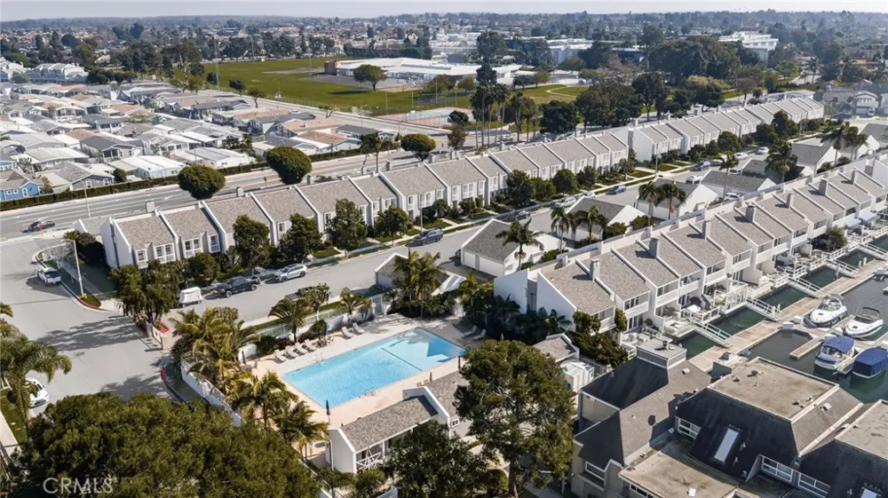 16435 Harbour Lane #13 Huntington Beach, CA 92649