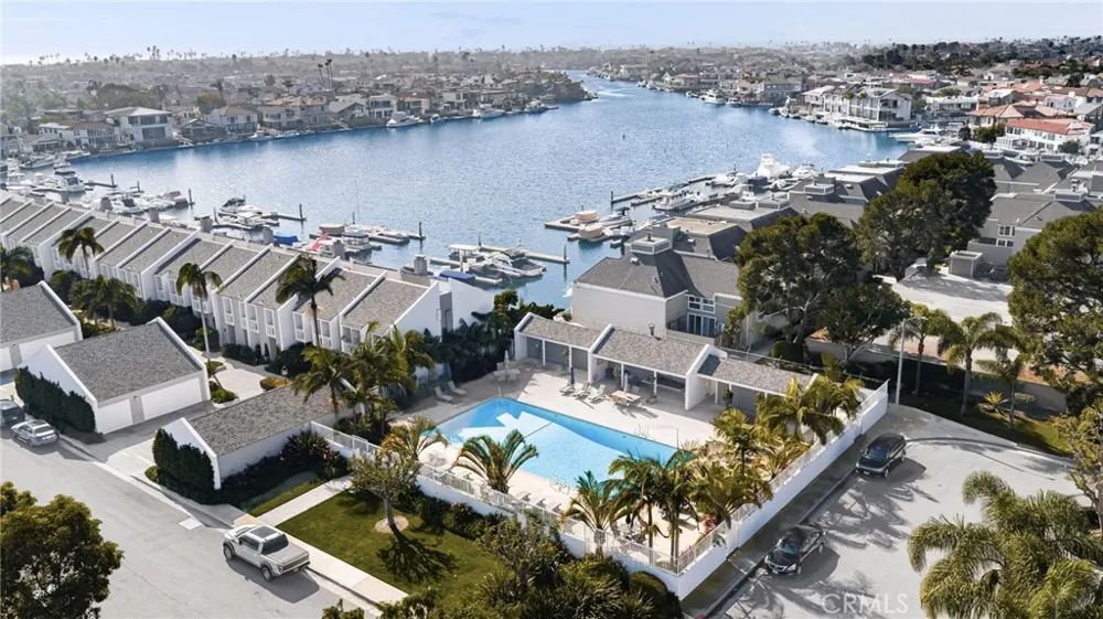 16435 Harbour Lane #13 Huntington Beach, CA 92649