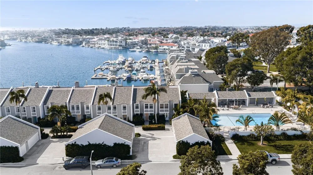 16435 Harbour Lane #13 Huntington Beach, CA 92649