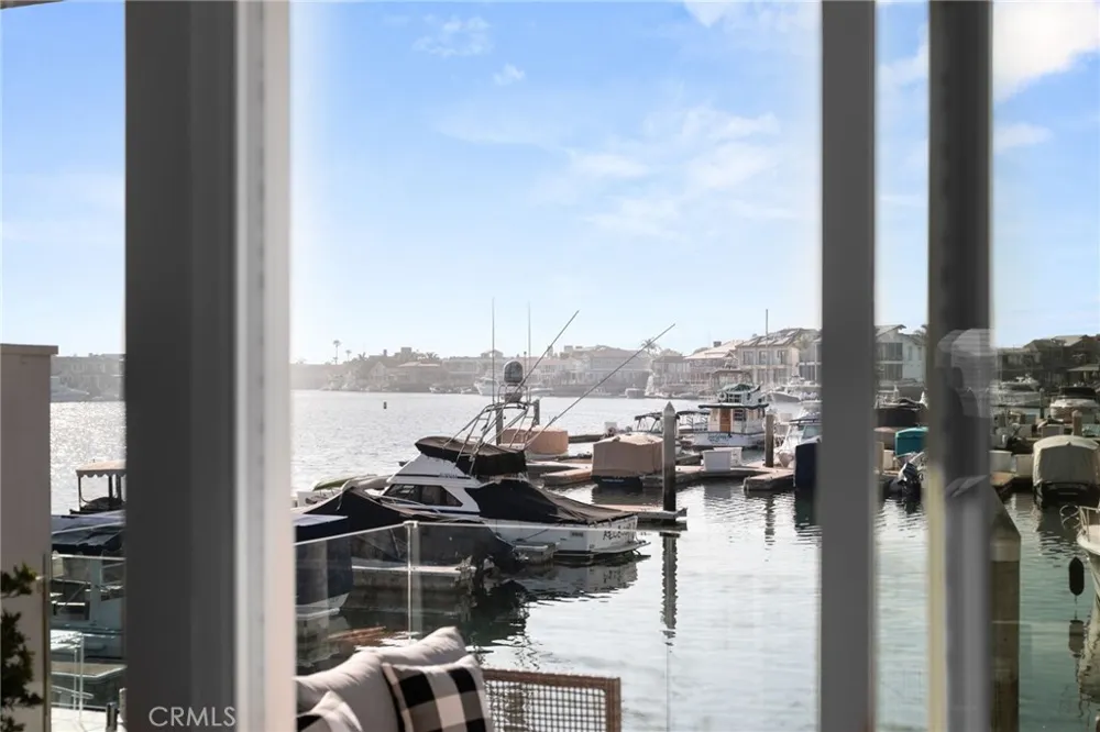 16435 Harbour Lane #13 Huntington Beach, CA 92649