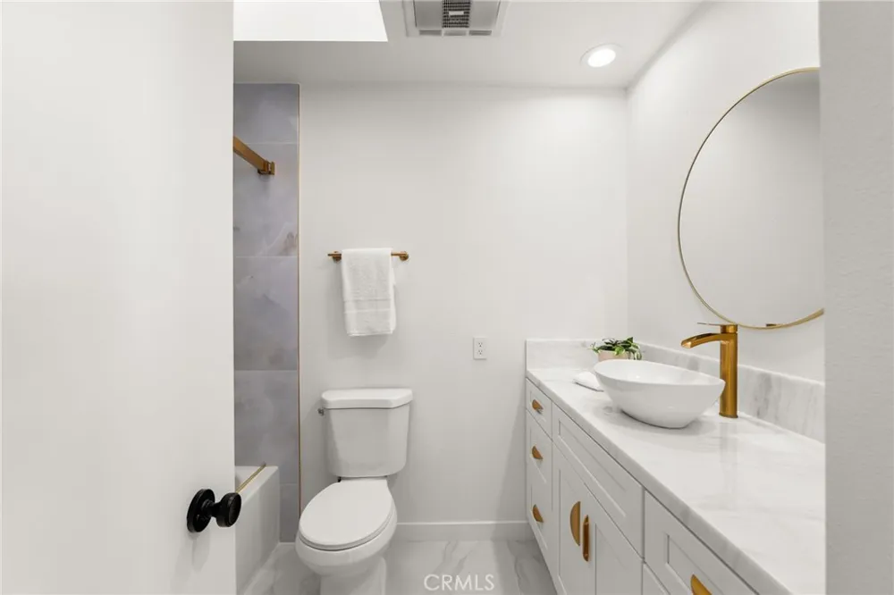 16435 Harbour Lane #13 Huntington Beach, CA 92649