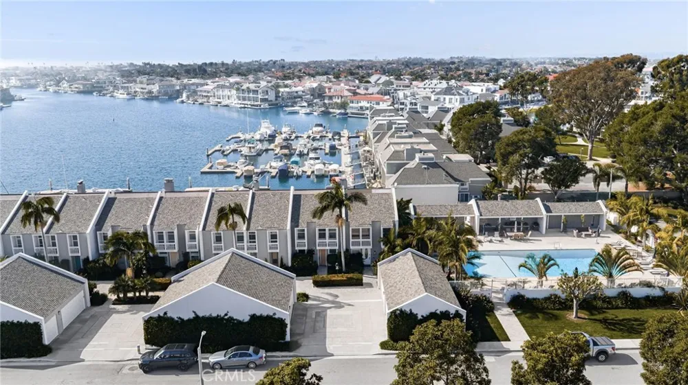 16435 Harbour Lane #13 Huntington Beach, CA 92649