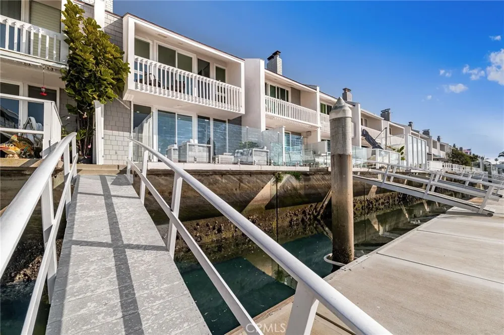 16435 Harbour Lane #13 Huntington Beach, CA 92649