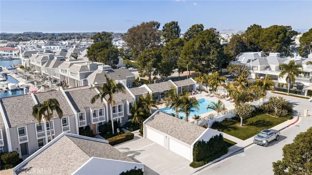 16435 Harbour Lane #13 Huntington Beach, CA 92649
