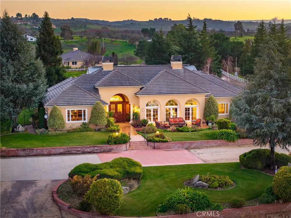5315 El Pomar Drive Templeton, CA 93465