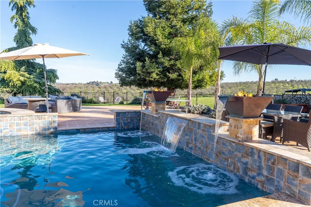 5315 El Pomar Drive Templeton, CA 93465