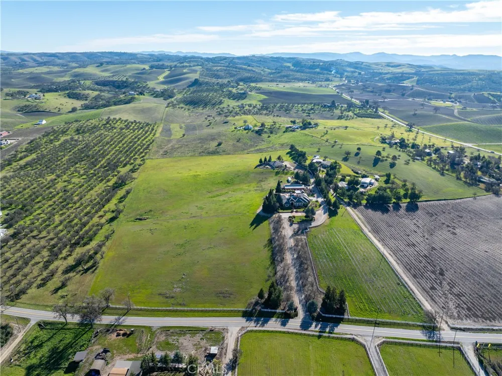 5315 El Pomar Drive Templeton, CA 93465