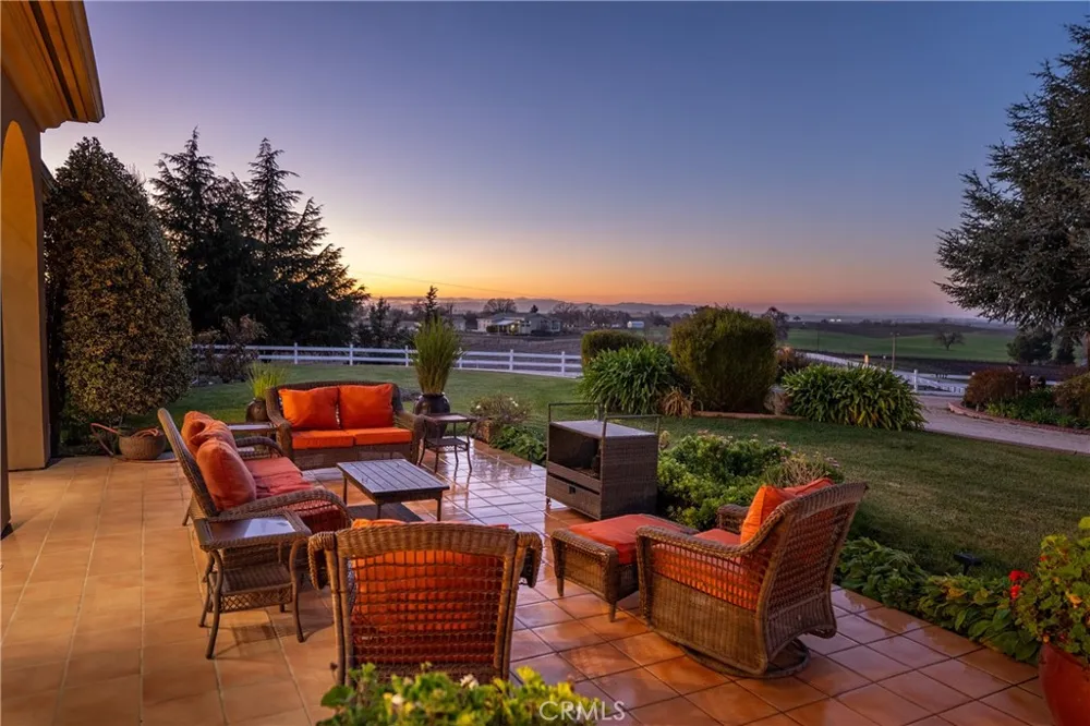 5315 El Pomar Drive Templeton, CA 93465