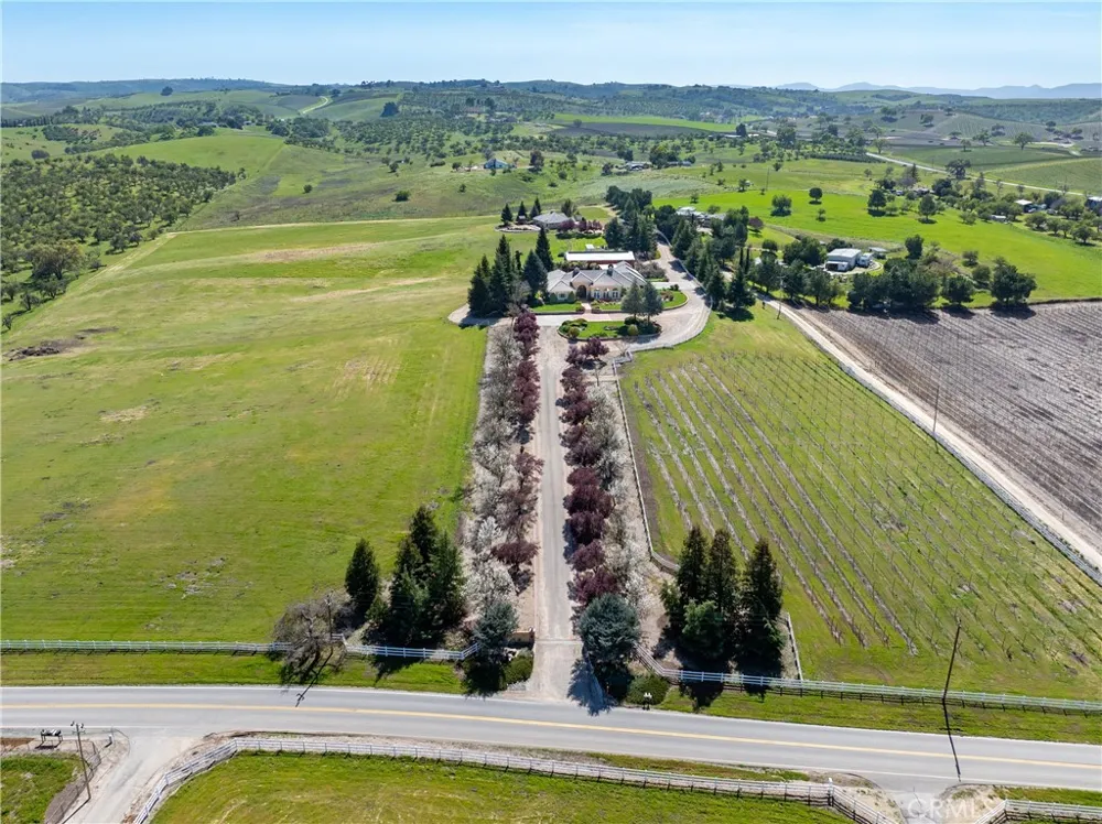 5315 El Pomar Drive Templeton, CA 93465