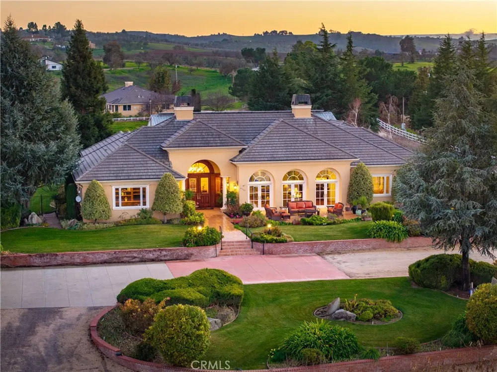 5315 El Pomar Drive Templeton, CA 93465