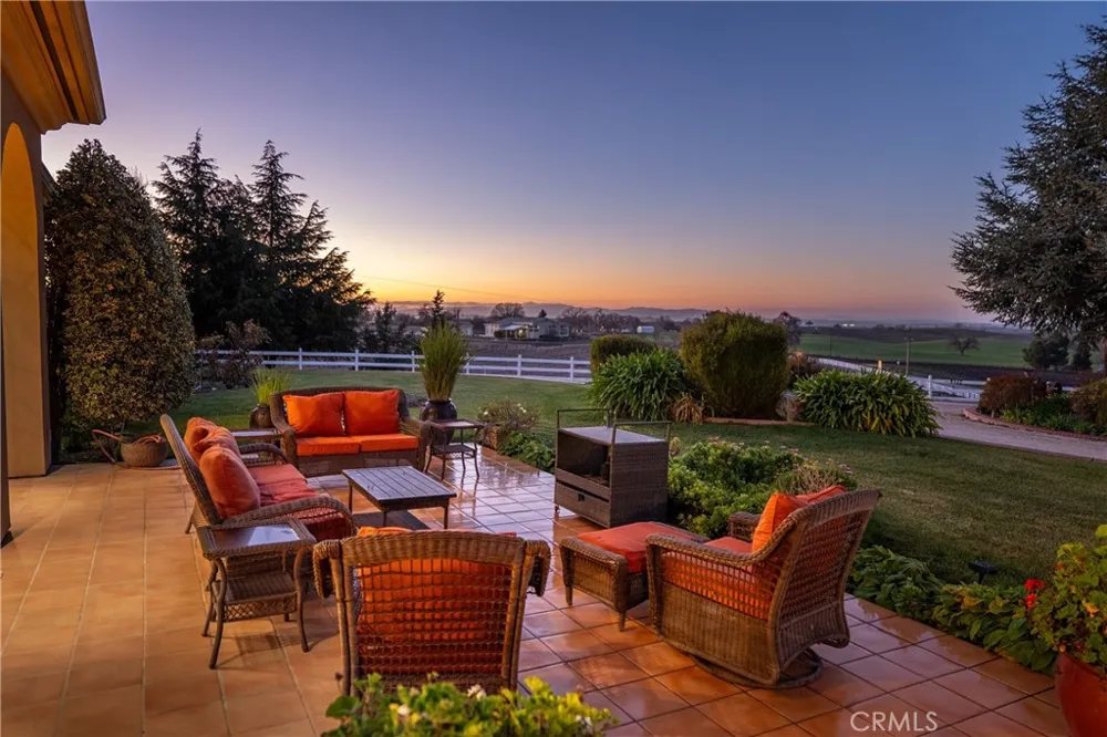5315 El Pomar Drive Templeton, CA 93465