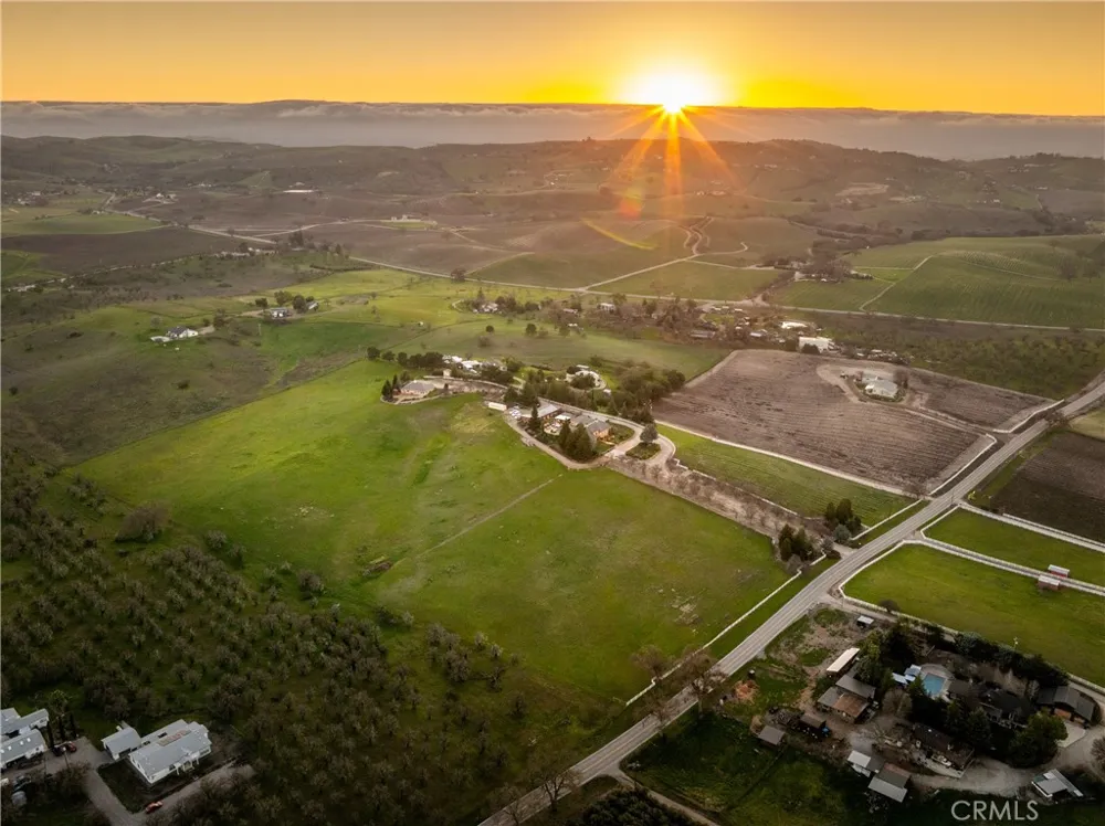 5315 El Pomar Drive Templeton, CA 93465