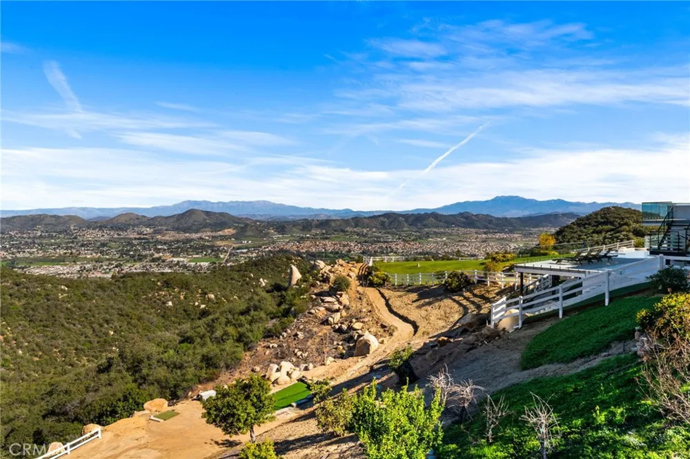 28 Via Vista Grande Murrieta, CA 92652