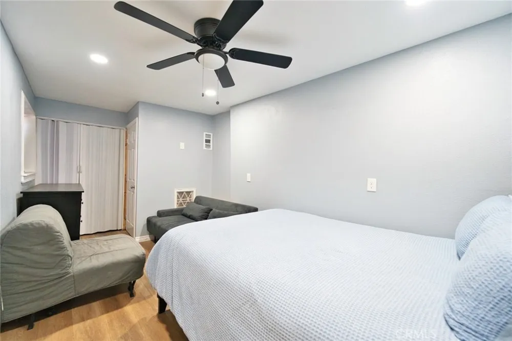 29083 Hook Creek Cedar Glen, CA 92321