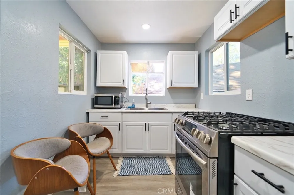 29083 Hook Creek Cedar Glen, CA 92321