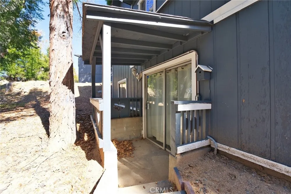 29083 Hook Creek Cedar Glen, CA 92321