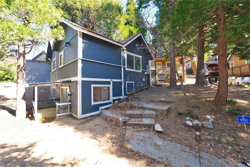 29083 Hook Creek Cedar Glen, CA 92321